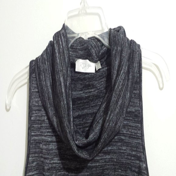 RD Style Grey and White Sleeveless Top - Picture 2 of 5